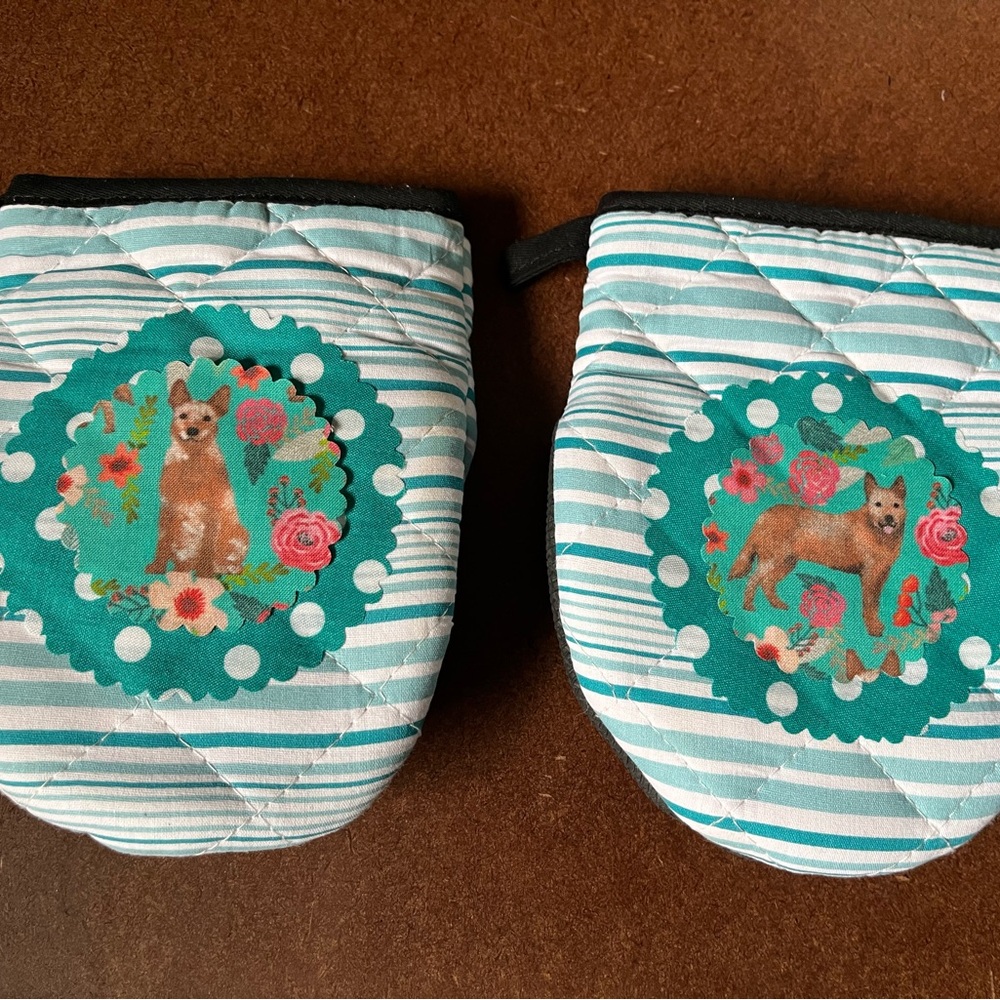 Striped Cattle Dog Print Oven Mitts